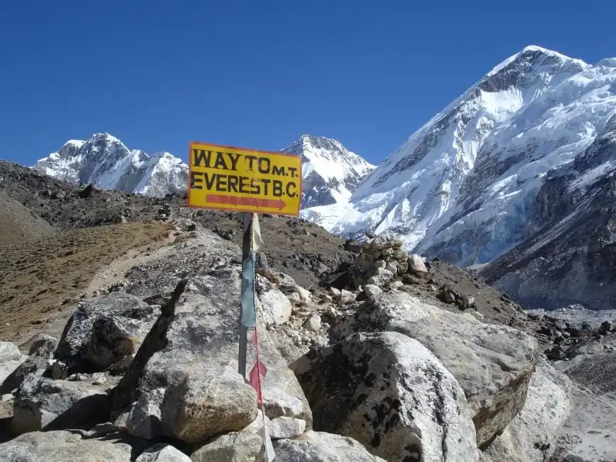 everest base camp with banner of direction
