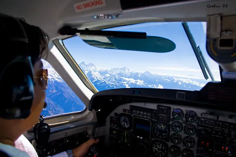 stunning view of everest with heli tour 